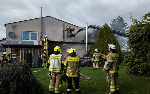 FW Wachtberg: Brennender Töpferofen in Wachtberg-Adendorf - Foto: presseportal.de