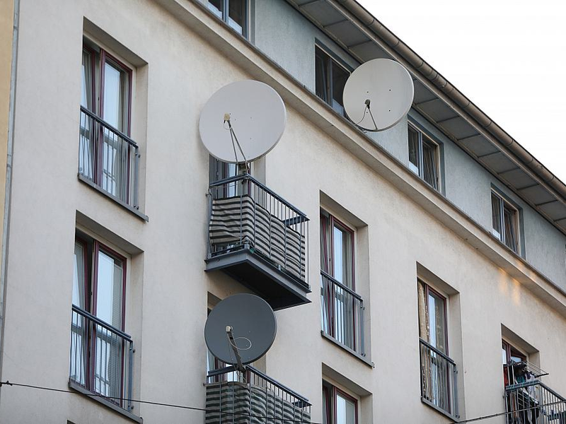 Satellitenschüssel an Wohnhaus (Archiv) - Foto: über dts Nachrichtenagentur