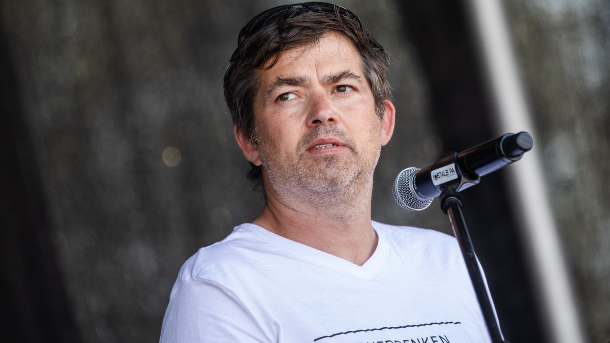 Ballweg steht wegen versuchten Betrugs in 9450 Fällen vor Gericht. - Foto: Christoph Schmidt/dpa