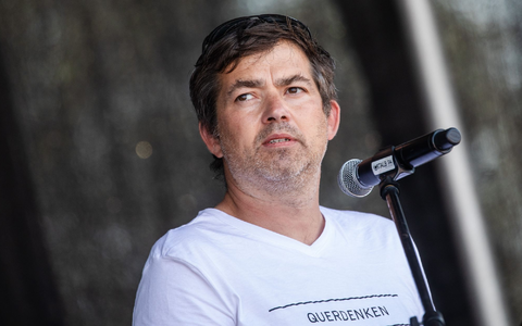 Ballweg steht wegen versuchten Betrugs in 9450 Fällen vor Gericht. - Foto: Christoph Schmidt/dpa