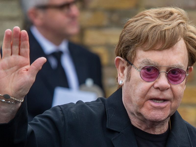 Pop-Legende Elton John kann seit einer Infektion auf dem rechten Auge nichts mehr sehen (Archivfoto).  - Foto: Tayfun Salci/Zuma Press/dpa
