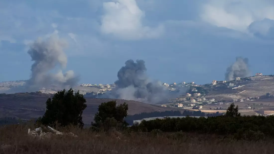 Israels Armee griff in der Grenzregion zum Libanon bisher vor allem aus der Luft an - Bild: Baz Ratner/AP/dpa