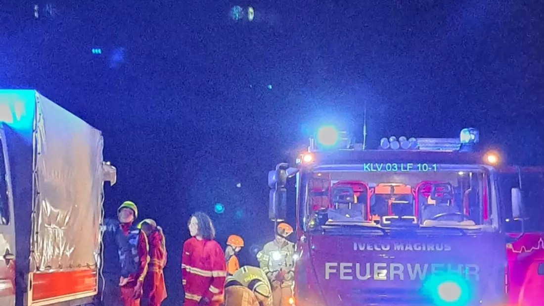 FW-KLE: Gemeinsamer Aktionstag vom Jugend-Einsatz-Team der DLRG und der Jugendfeuerwehr Kleve - Bild: presseportal.de