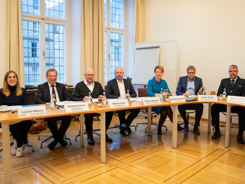 POL-MS: Stadt und Polizei stärken Entwicklung des Bahnhofsumfelds - Gemeinsames Vorgehen für mehr Sicherheit und ein attraktiveres Viertel / Neuer Runder Tisch für die Bahnhofs-Westseite - Foto: presseportal.de