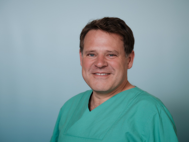 Asklepios Klinik Altona: Durchbruch in der Darmkrebschirurgie - neue Methode vermeidet künstlichen Darmausgang - Foto: presseportal.de