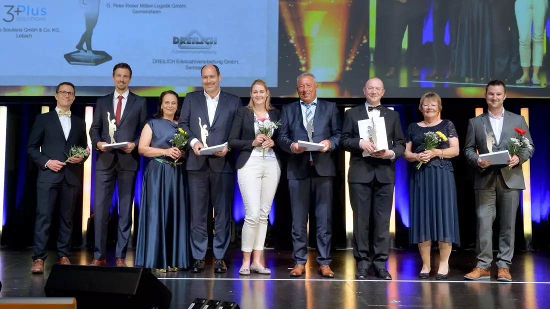 3 Plus Solutions als Finalist beim Großen Preis des Mittelstandes ausgezeichnet: Ihre Innovationskraft, Nachhaltigkeit sowie das Engagement für Mitarbeiter und Gesellschaft wurden geehrt - Bild: presseportal.de
