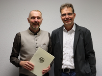 HZA-MS: Vierzig Jahre im Öffentlichen Dienst Martin Klinger aus Ottmarsbocholt feiert sein 40jähriges Dienstjubiläum beim Hauptzollamt Münster - Foto: presseportal.de