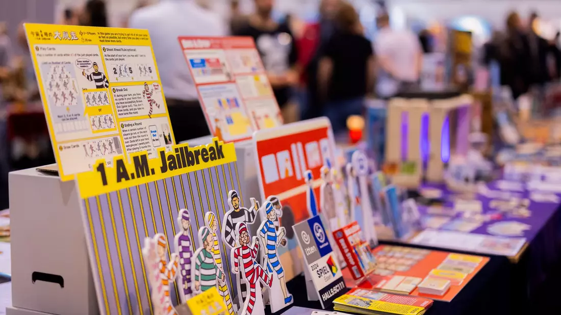 Rund 200.000 Spielefans werden am langen Wochenende bei der weltweit größten Publikumsmesse für Brettspiele in Essen erwartet. - Bild: Rolf Vennenbernd/dpa