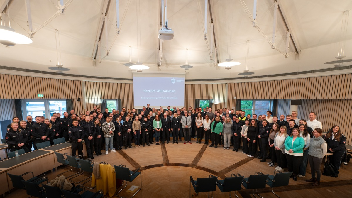POL-GOE: Polizeidirektion Göttingen begrüßt neue Mitarbeiterinnen und Mitarbeiter - Foto: presseportal.de
