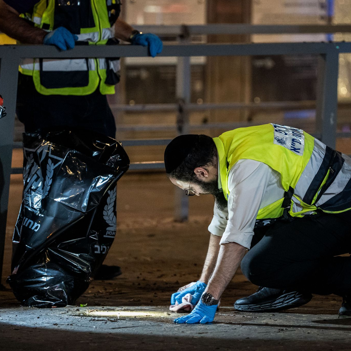 Die beiden Angreifer wurden erschossen. - Foto: Ilia Yefimovich/dpa