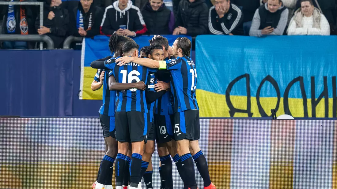 Atalanta Bergamo gewann in der Champions League souverän im Stadion des FC Schalke. - Bild: David Inderlied/dpa