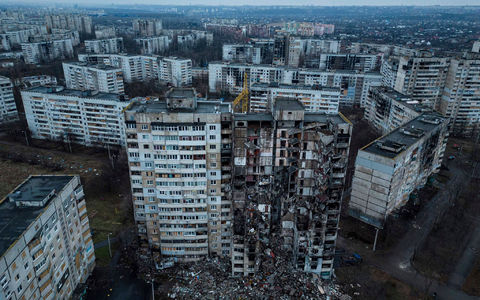 Das Wohnviertel Saltiwka im Norden von Charkiw ist immer wieder Ziel russischer Angriffe. (Archivbild) - Foto: Evgeniy Maloletka/AP/dpa Das Wohnviertel Saltiwka im Norden von Charkiw ist immer wieder Ziel russischer Angriffe. (Archivbild) - Foto: Evgeniy Maloletka/AP/dpa