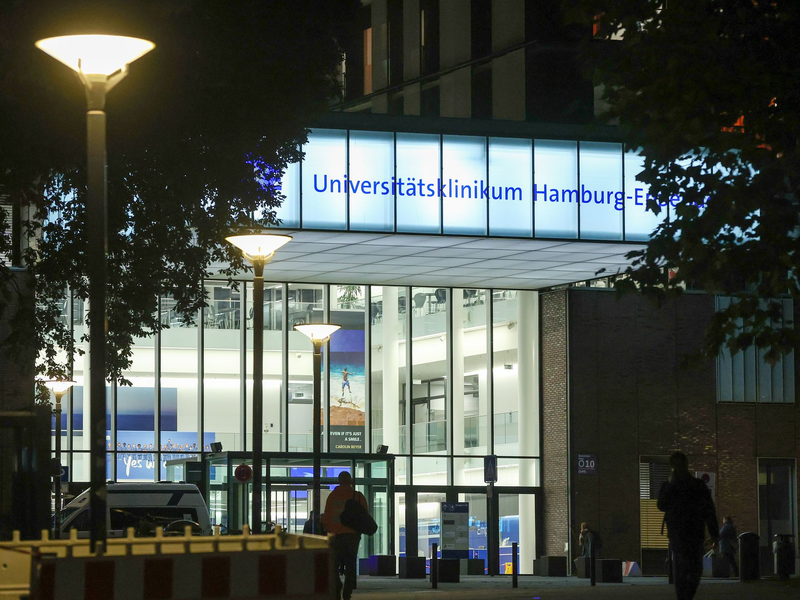 Auch Experten des Bernhard-Nocht-Instituts für Tropenmedizin sind involviert. - Foto: Bodo Marks/dpa