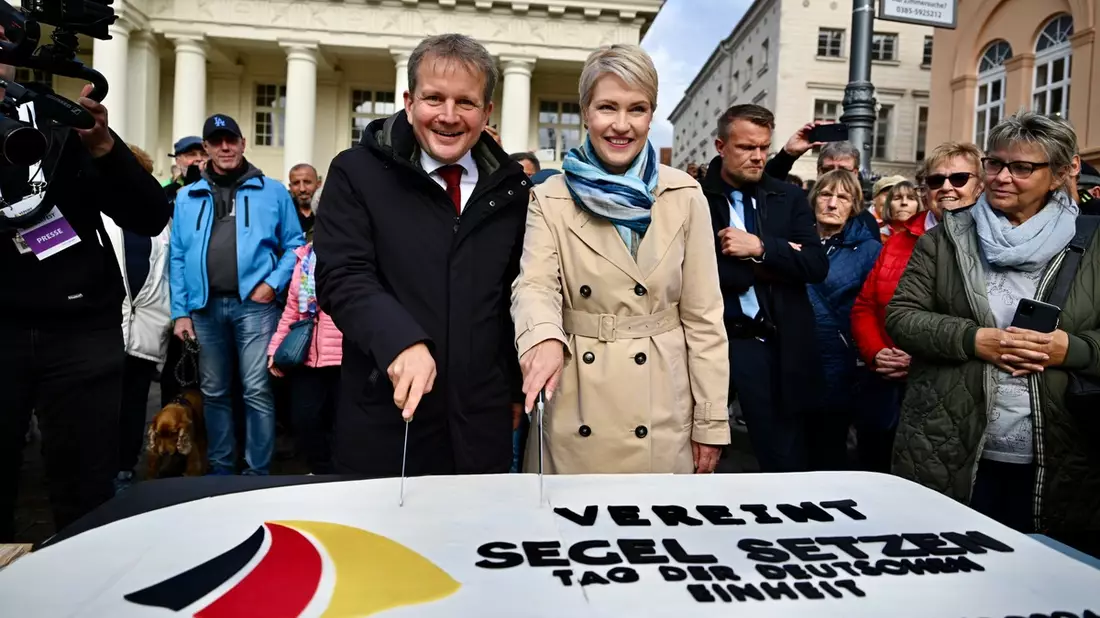 Tag der Deutschen Einheit 2024 in Schwerin: ein fröhlicher Auftakt für das dreitägige Bürgerfest - Bild: presseportal.de
