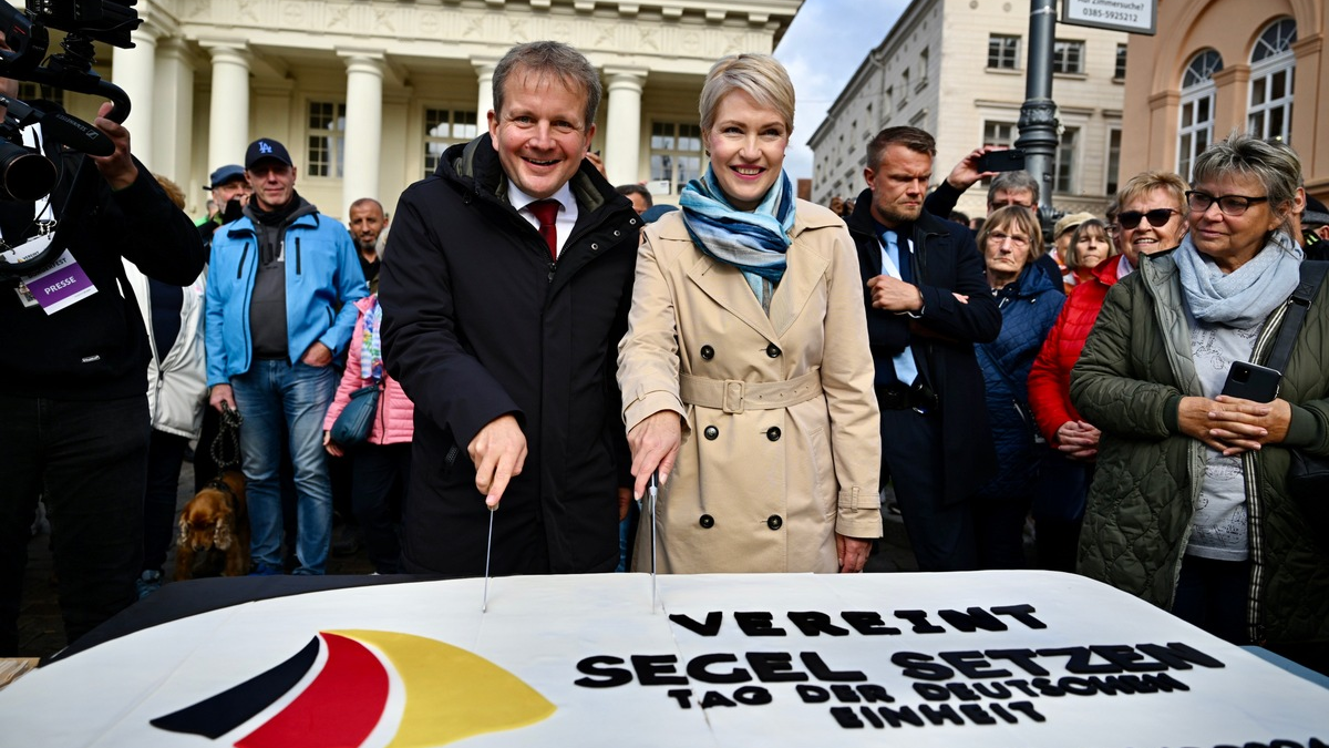 Tag der Deutschen Einheit 2024 in Schwerin: ein fröhlicher Auftakt für das dreitägige Bürgerfest - Foto: presseportal.de