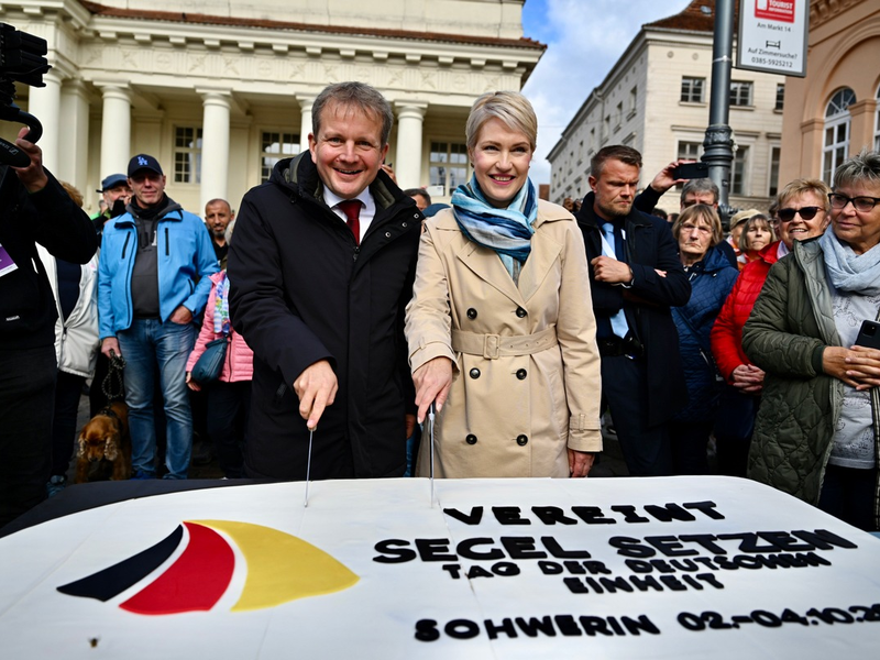 Tag der Deutschen Einheit 2024 in Schwerin: ein fröhlicher Auftakt für das dreitägige Bürgerfest - Foto: presseportal.de