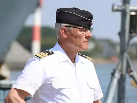 Pressestatement des Inspekteurs der Marine zum Tag der Deutschen Einheit in Singapur - Foto: presseportal.de