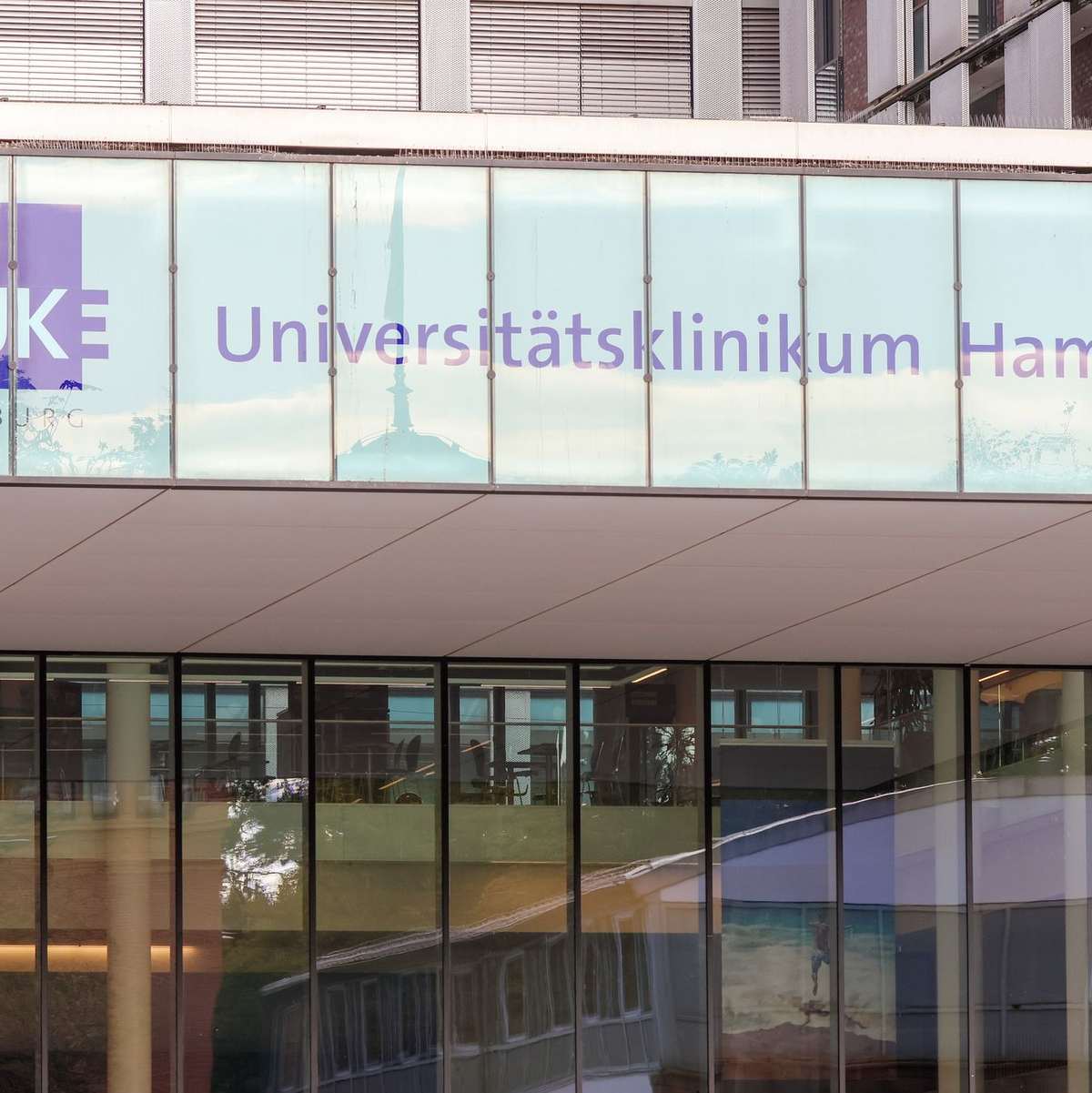 In einem UKE-Spezialbereich werden die beiden behandelt. - Foto: Bodo Marks/dpa