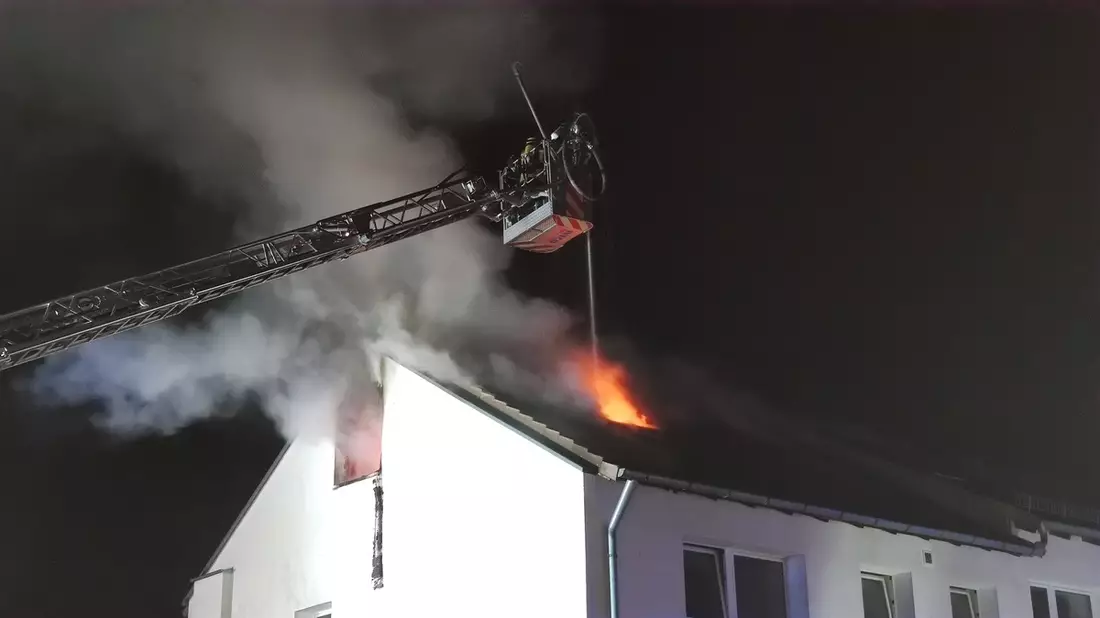FW Celle: Aktuelle Einsatzmeldung - Wohnungsbrand! - Bild: presseportal.de