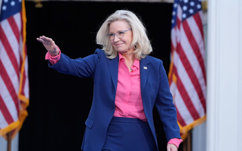 Cheney will Harris wählen. - Foto: Mark Schiefelbein/AP/dpa