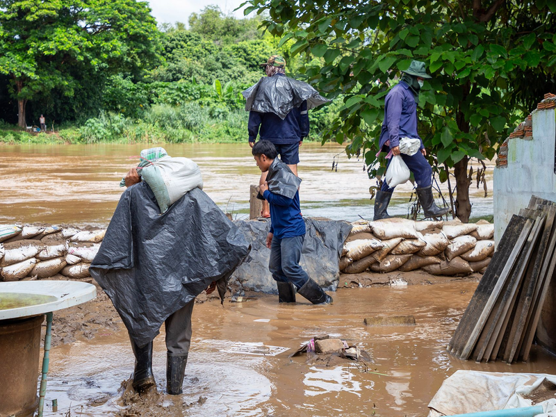 Zum zweiten Mal innerhalb weniger Tage steht die Tempelstadt unter Wasser. - Foto: Pongmanat Tasiri/SOPA Images via ZUMA Press Wire/dpa