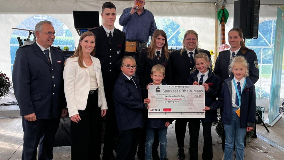 FW-KLE: CDU Gemeindeverband Bedburg-Hau spendet für die Kinderfeuerwehr - Foto: presseportal.de