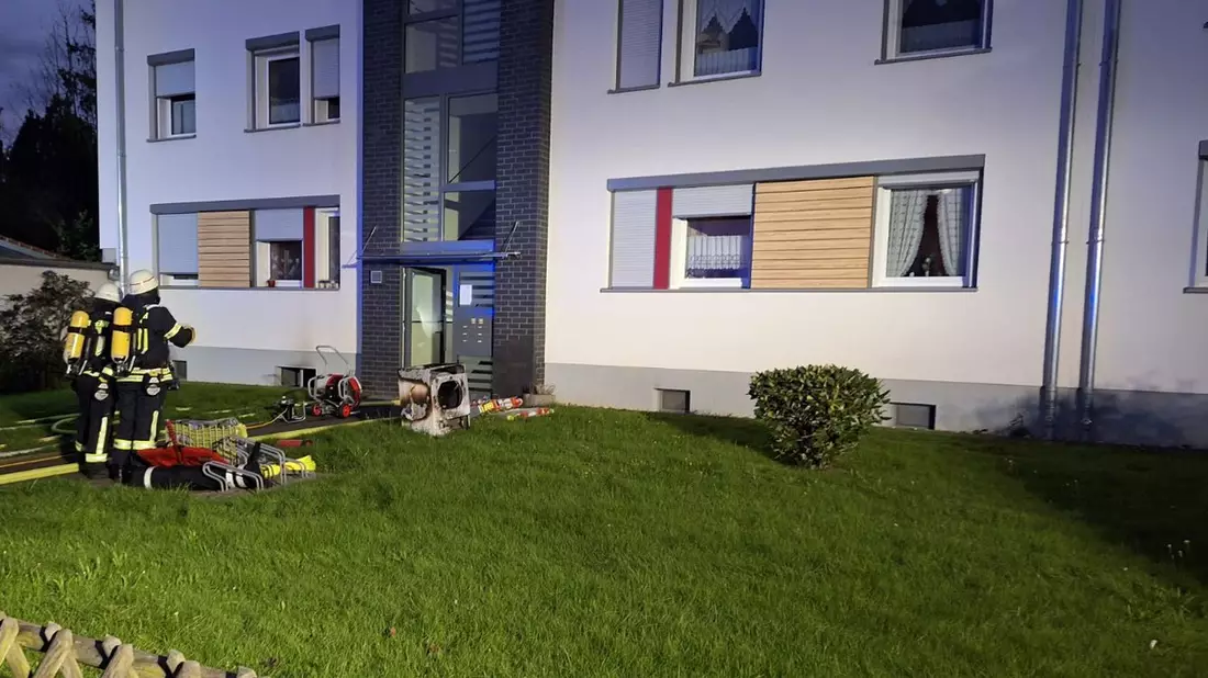 FW Rösrath: Kellerbrand in Mehrfamilienhaus - Bild: presseportal.de