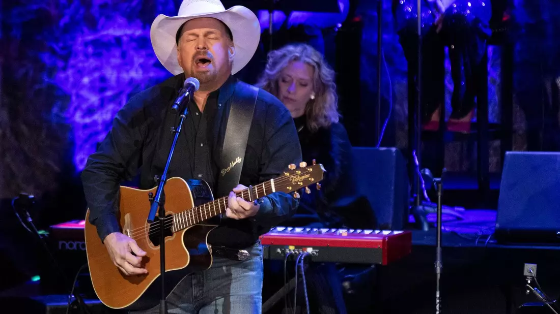 Vergewaltigungs-Vorwürfe gegen Country-Star Garth Brooks. (Archivbild) - Bild: Wade Payne/Invision via AP/dpa