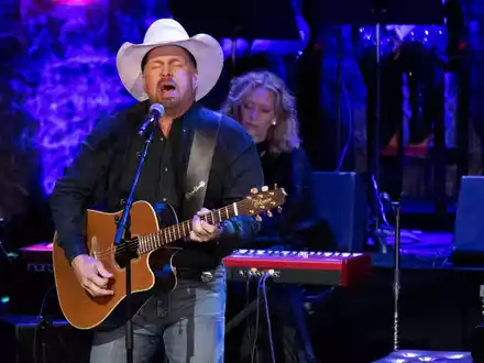 Vergewaltigungs-Vorwürfe gegen Country-Star Garth Brooks. (Archivbild) - Foto: Wade Payne/Invision via AP/dpa