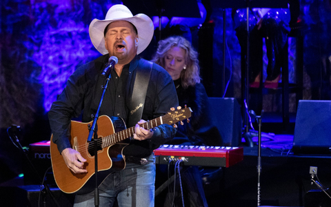 Vergewaltigungs-Vorwürfe gegen Country-Star Garth Brooks. (Archivbild) - Foto: Wade Payne/Invision via AP/dpa