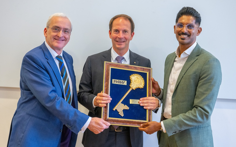 Zehn Jahre erfolgreicher Campus Marburg / Deutsche Vermögensberatung und Fachhochschule der Wirtschaft feiern Jubiläum und Übergabe an neue Campusleitung - Foto: presseportal.de