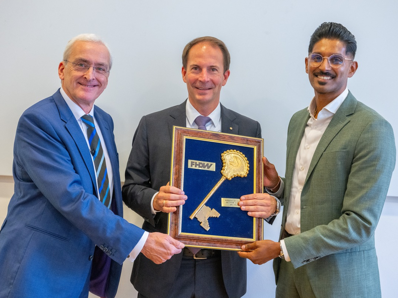 Zehn Jahre erfolgreicher Campus Marburg / Deutsche Vermögensberatung und Fachhochschule der Wirtschaft feiern Jubiläum und Übergabe an neue Campusleitung - Foto: presseportal.de