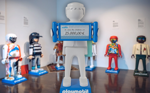 Playmobil-Kunstwerke für über 25.000 Euro versteigert / Alle Erlöse gehen an Save the Children e.V. - Foto: presseportal.de