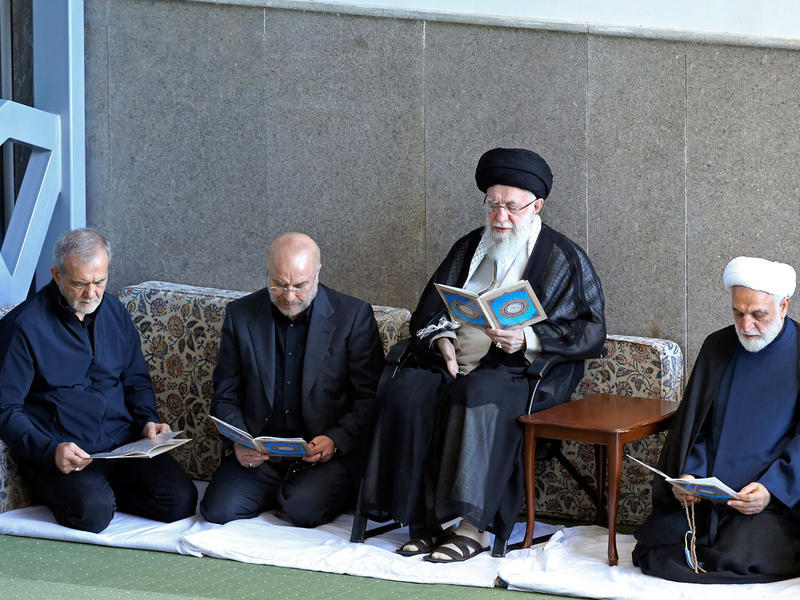 Irans Religionsführer verteidigt den Angriff auf Israel. - Foto: Uncredited/Office of the Iranian Supreme Leader/AP/dpa