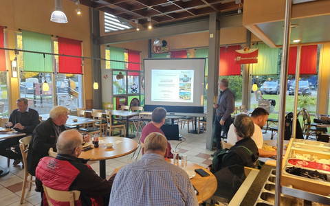 POL-ROW: Landwirtschaftliche Fahrzeuge beim 213. Fernfahrerstammtisch - Foto: presseportal.de