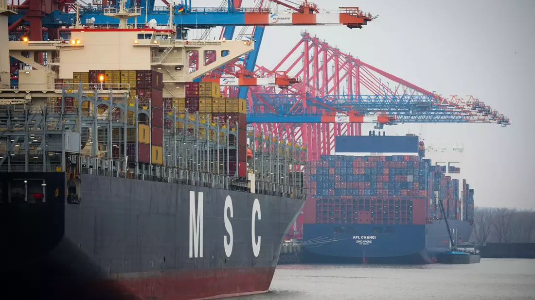 Die Stadt Hamburg und MSC schließen den Einstieg der Großreederei beim Hafenlogistiker HHLA ab. (Archivbild) - Bild: Christian Charisius/dpa