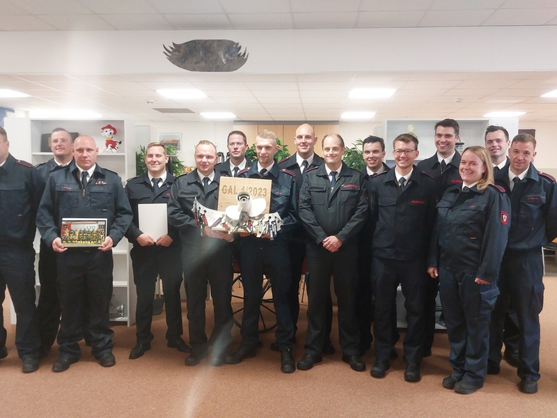 FW-AR: Drei neue hauptamtliche Brandmeister begrüßt - Foto: presseportal.de