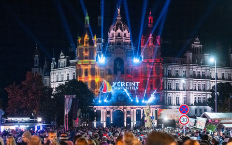 Kultur, Politik zum Anfassen und große Begeisterung: / Das war das Bürgerfest zum Tag der Deutschen Einheit 2024 in Schwerin - Foto: presseportal.de