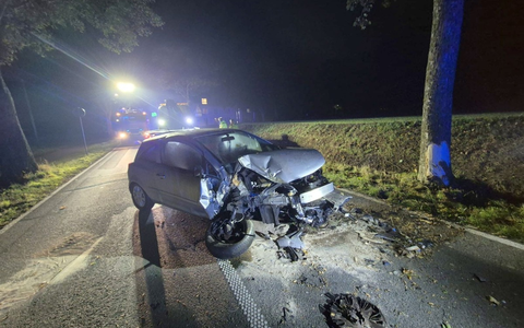 FW Sonsbeck: Auslaufende Betriebsmittel nach Verkehrsunfall - Foto: presseportal.de