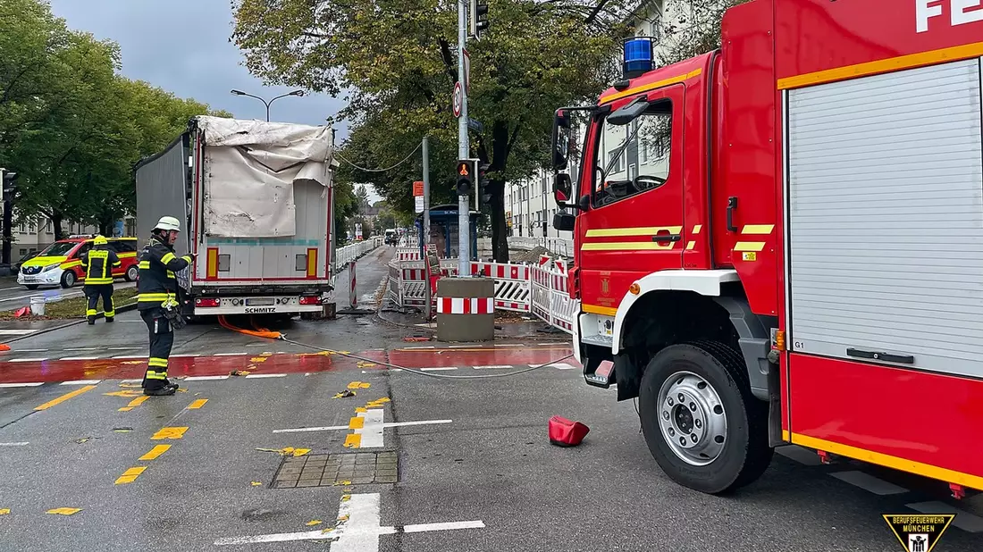 FW-M: Fahrer hat unglückliches Händchen (Berg am Laim) - Bild: presseportal.de