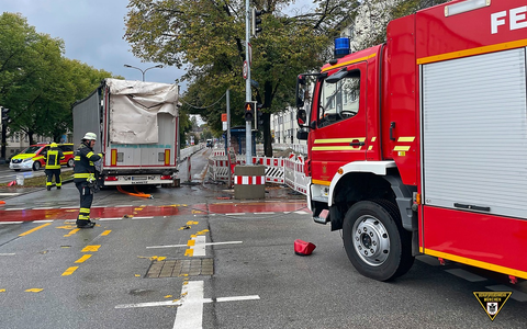 FW-M: Fahrer hat unglückliches Händchen (Berg am Laim) - Foto: presseportal.de