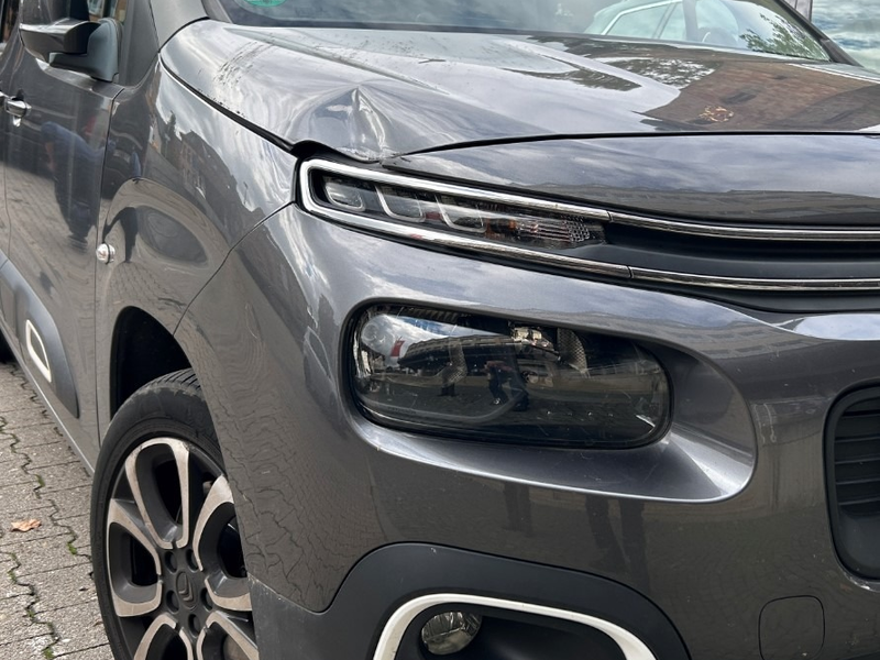 POL-PDLD: Unfallflucht Waldparkplatz der Burg Landeck - Foto: presseportal.de