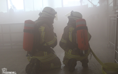 FW Frankenthal: Mehrere Leichtverletzte nach Gebäudebrand - Foto: presseportal.de