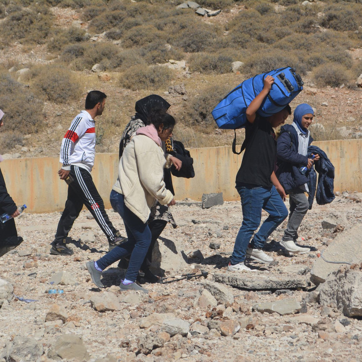 Zehntausende flüchten aus dem Libanon nach Syrien.  - Foto: Taher Abu Hamdan/XinHua/dpa