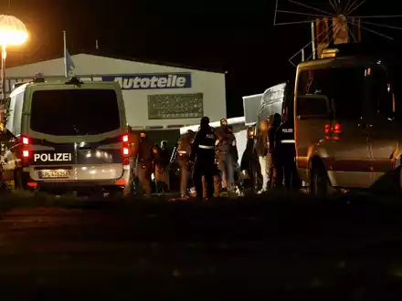 Die Polizei geht den Angaben nach davon aus, dass ein regionaler Ableger der rechtsextremistischen Kleinstpartei III. Weg der Veranstalter war. - Foto: Uncredited/TNN/dpa