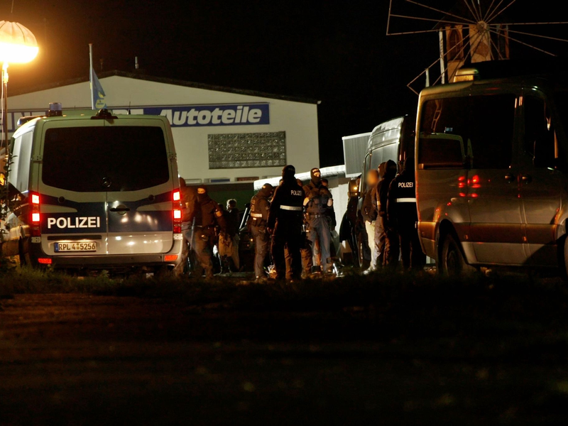 Die Polizei geht den Angaben nach davon aus, dass ein regionaler Ableger der rechtsextremistischen Kleinstpartei III. Weg der Veranstalter war. - Foto: Uncredited/TNN/dpa