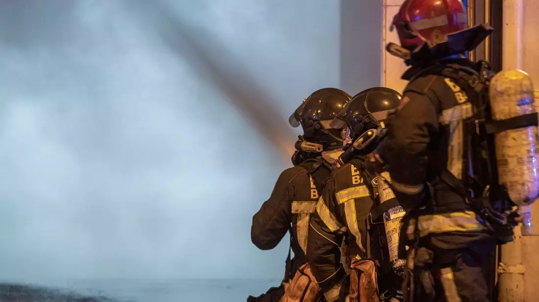 Die Feuerwehr konnte die Familie nicht retten. (Symbolbild) - Bild: Lorena Sopêna/EUROPA PRESS/dpa