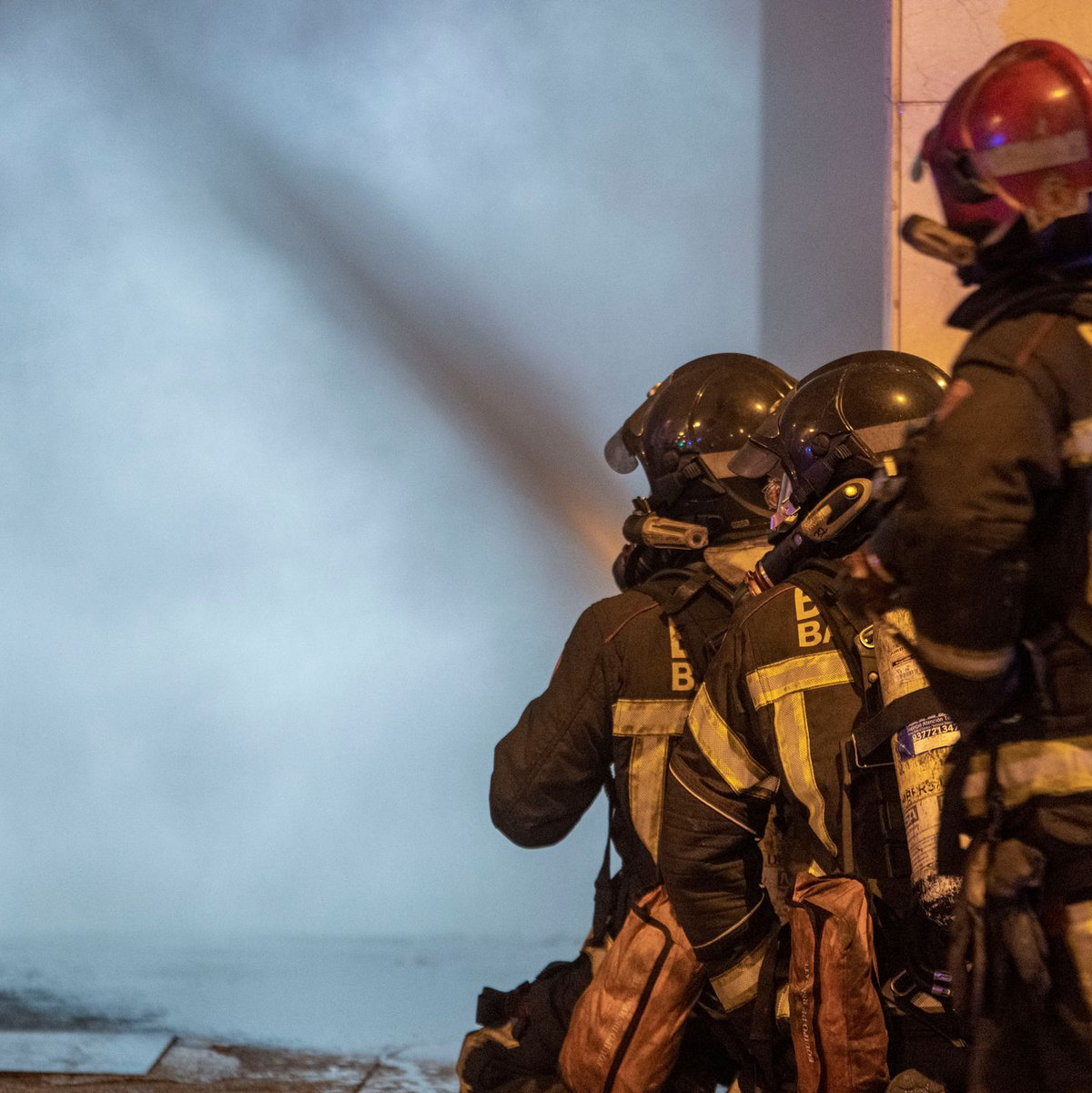 Die Feuerwehr konnte die Familie nicht retten. (Symbolbild) - Foto: Lorena Sopêna/EUROPA PRESS/dpa