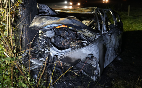 Bei dem Unfall starb der Beifahrer noch im Auto - Foto: Friedrich/Vifogra/dpa