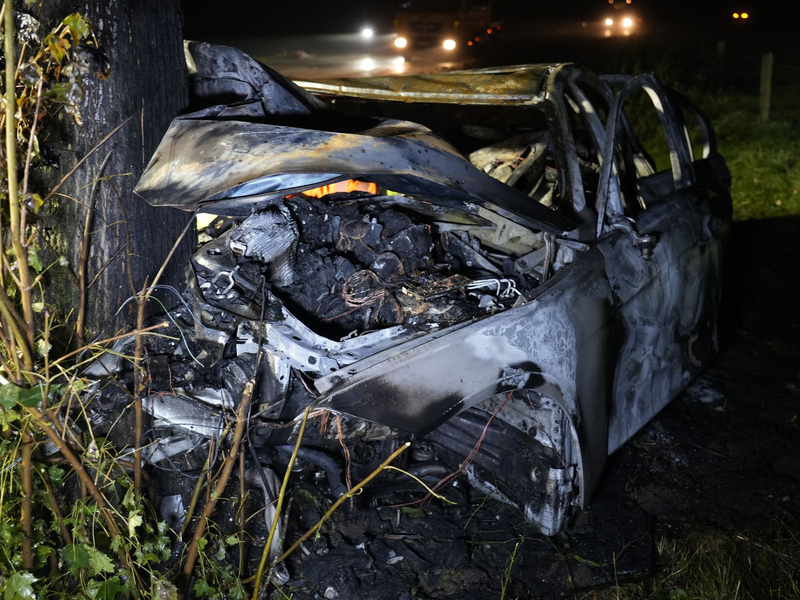 Bei dem Unfall starb der Beifahrer noch im Auto - Foto: Friedrich/Vifogra/dpa